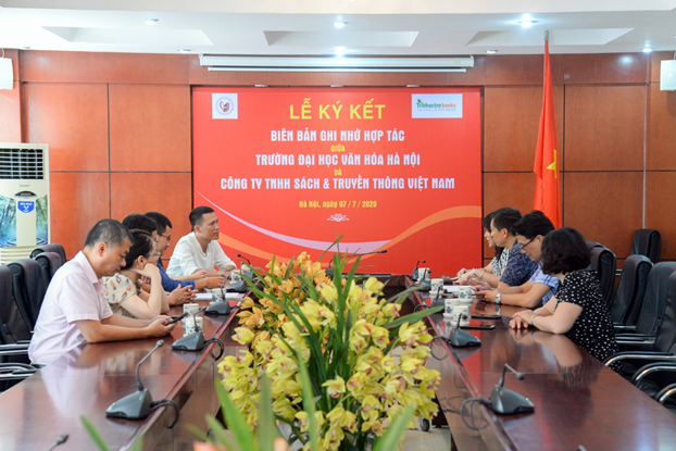 Ký kết biên bản ghi nhớ giữa Tri Thức Trẻ và Đại học Văn hóa Hà Nội